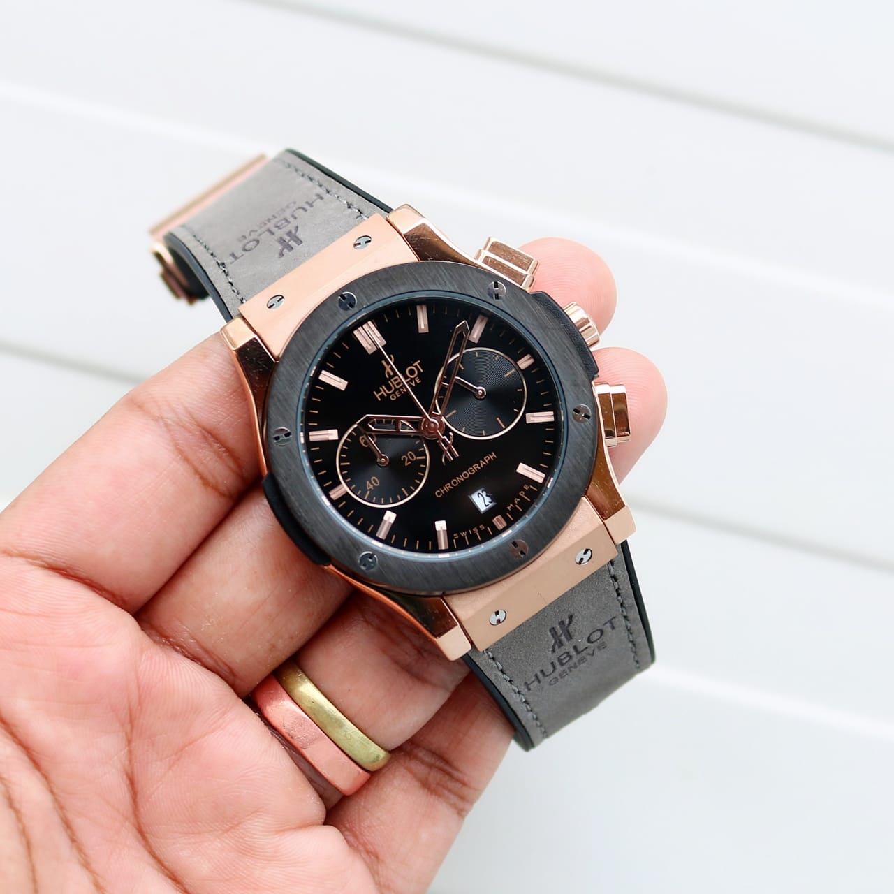 HUBLOT Classic Fusion Chronograph Ceramic King Gold — zoomed view