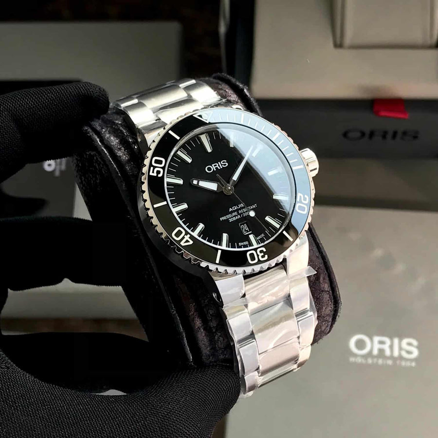 Oris Aquis Date Authentic Automatic Silver Black Dial Men’s Watch