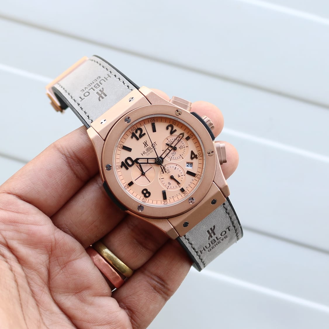 Amazing Big bang Premium Model watch — zoomed view