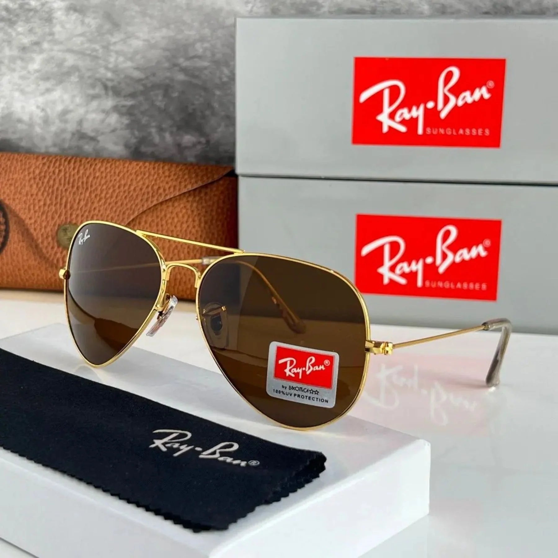 New Stylish Aviator 3026 Brown and Gold Sunglasses for men and women. — zoomed view
