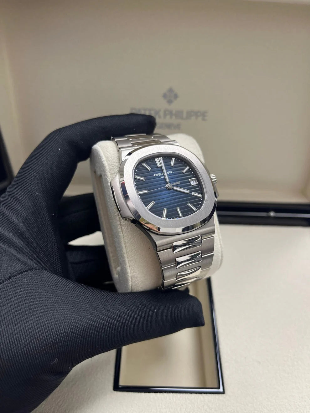 Patek Phillipe Nautilus Silver Metal premium Automatic Shahrukh khan Watch [OPEN BACK] — zoomed view