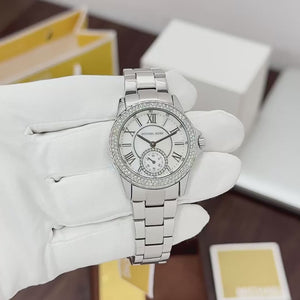 Brand -Michael Kors | Model - Everest Women