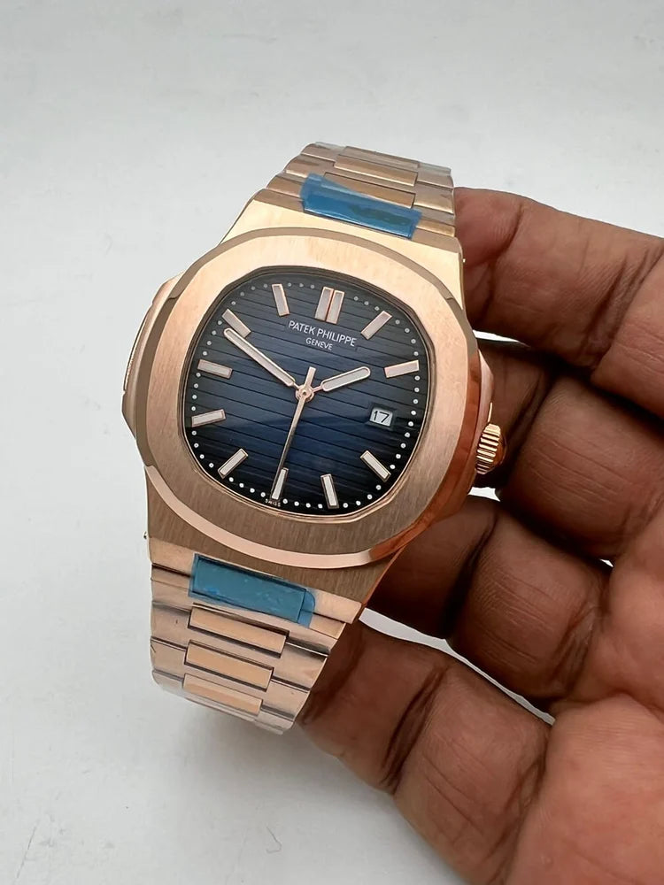 Patek Philippe Nautilus 5711/1A Quatz — zoomed view
