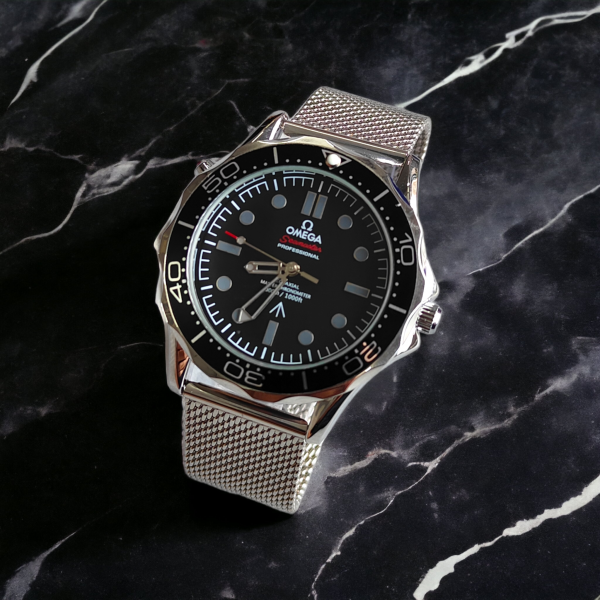 Omega Watch Seamaster Diver 300M Battery — zoomed view