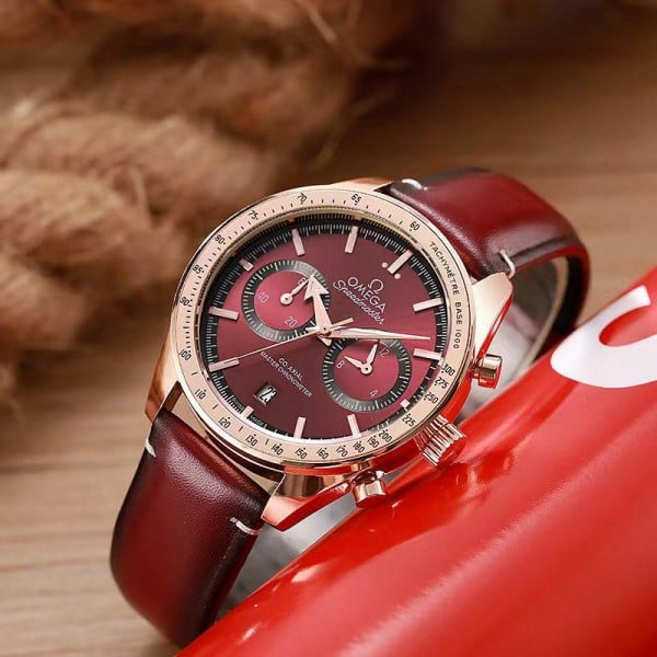 Speedmaster Omega Watch For Men — zoomed view