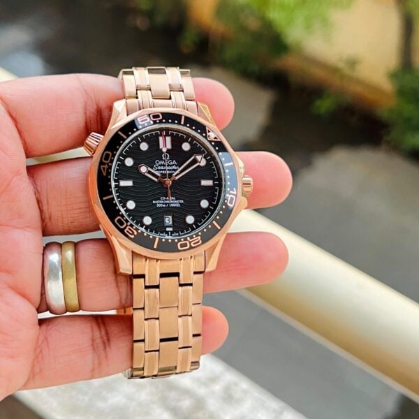 Brand Omega Launched its Seamaster line Powered with Automatic Movement Machinery » llavea — zoomed view